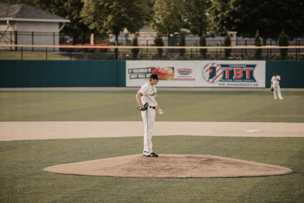 Aviators Pitcher