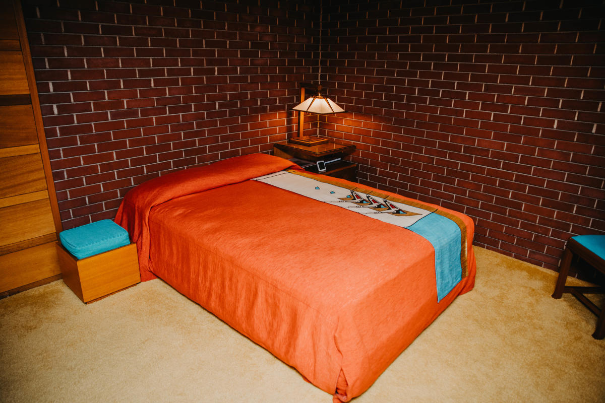 Samara, Frank Lloyd Wright Home Bedroom