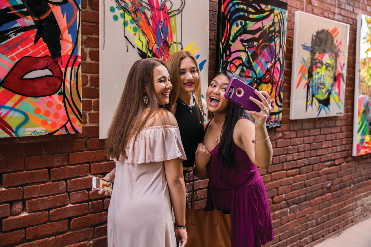 Take Selfies at Gallery Alley