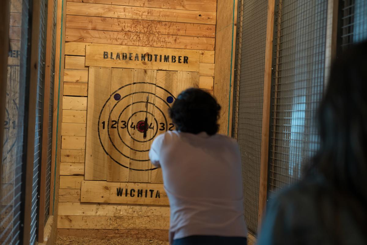 Couple throwing axes at Blade & Timber