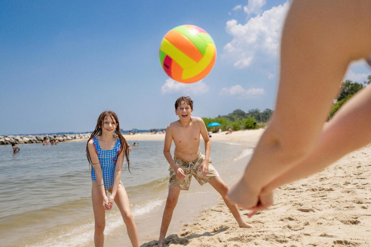 Family at the Yorktown Beach