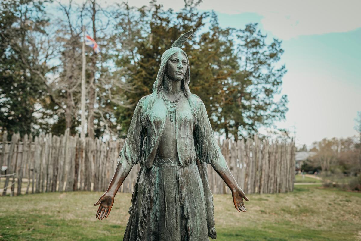 Pocahontas statue