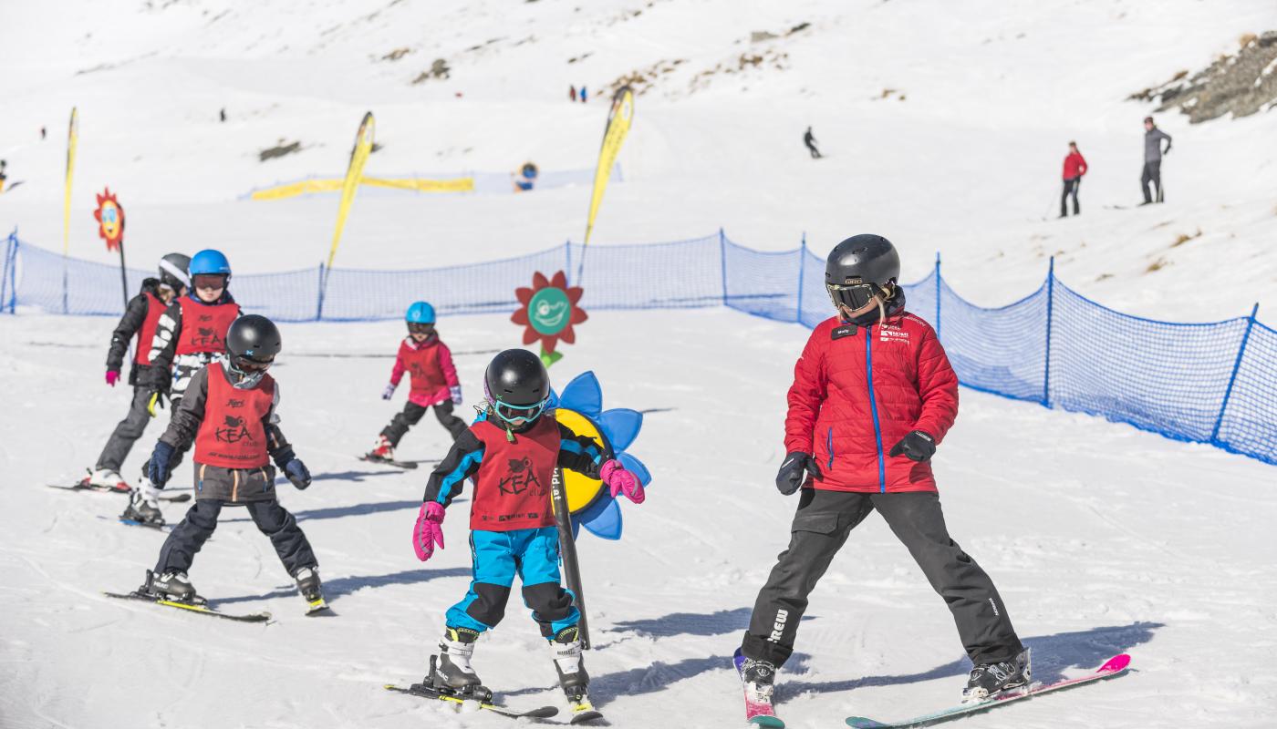 Kids ski lessons The Remarkables