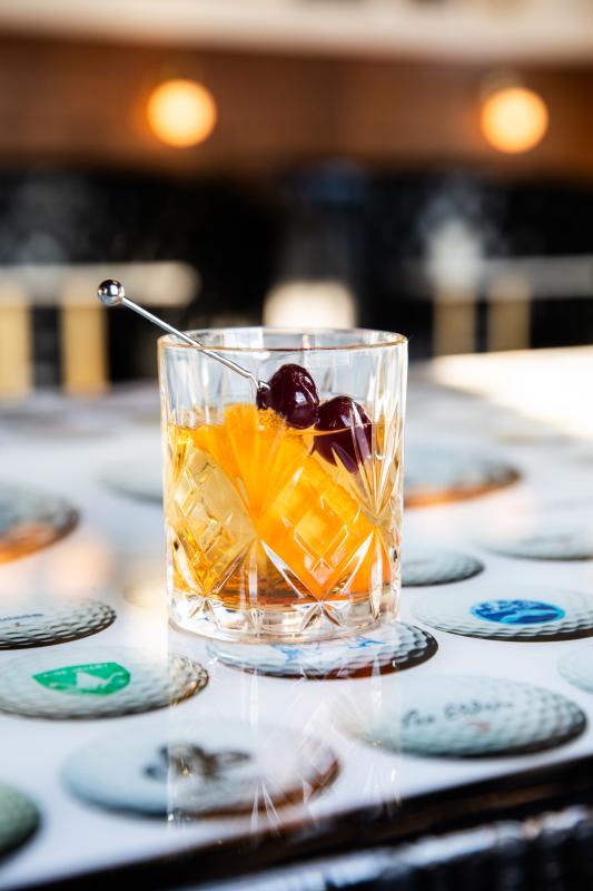 Cocktail at Loopers Pub