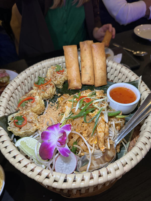 26 Thai Politan Row