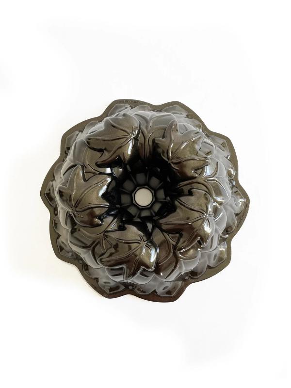 Autumn Leaves Bundt Pan - Stock Culinary