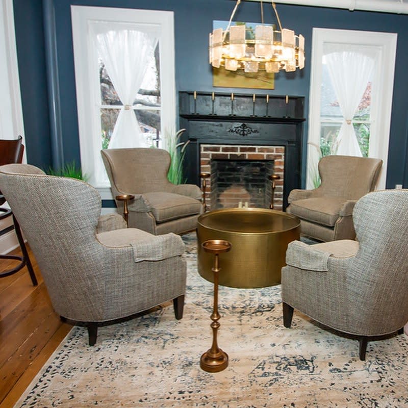 Sitting Room at the Colonial Inn