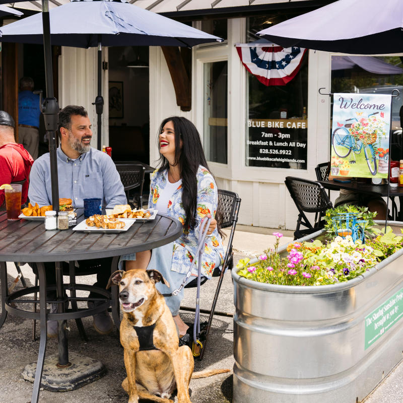 cropped_pet_friendly_dining