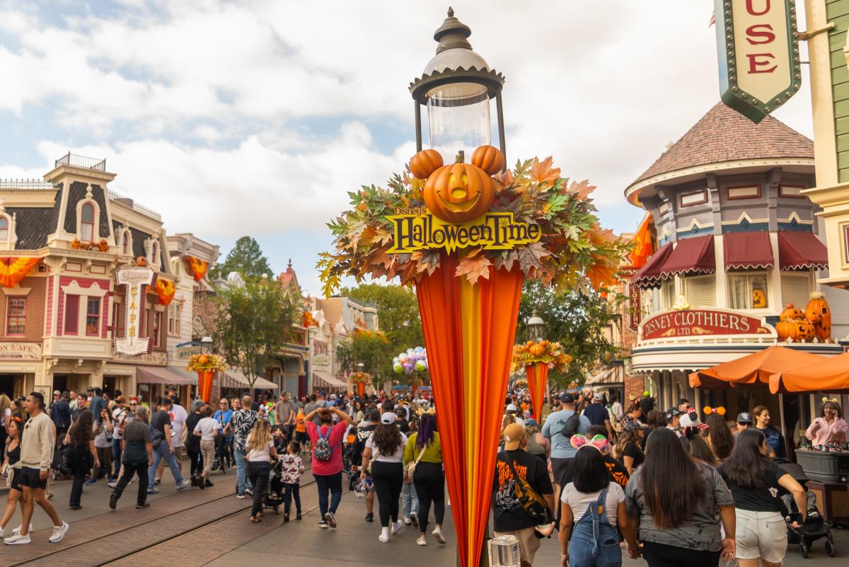Disneyland Halloween Time Main Street Decorations