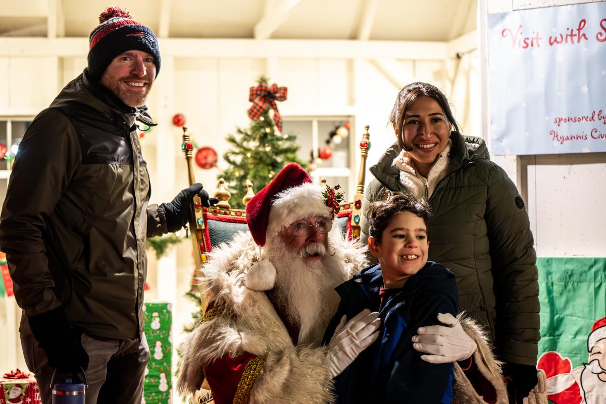 hyannis holiday santa