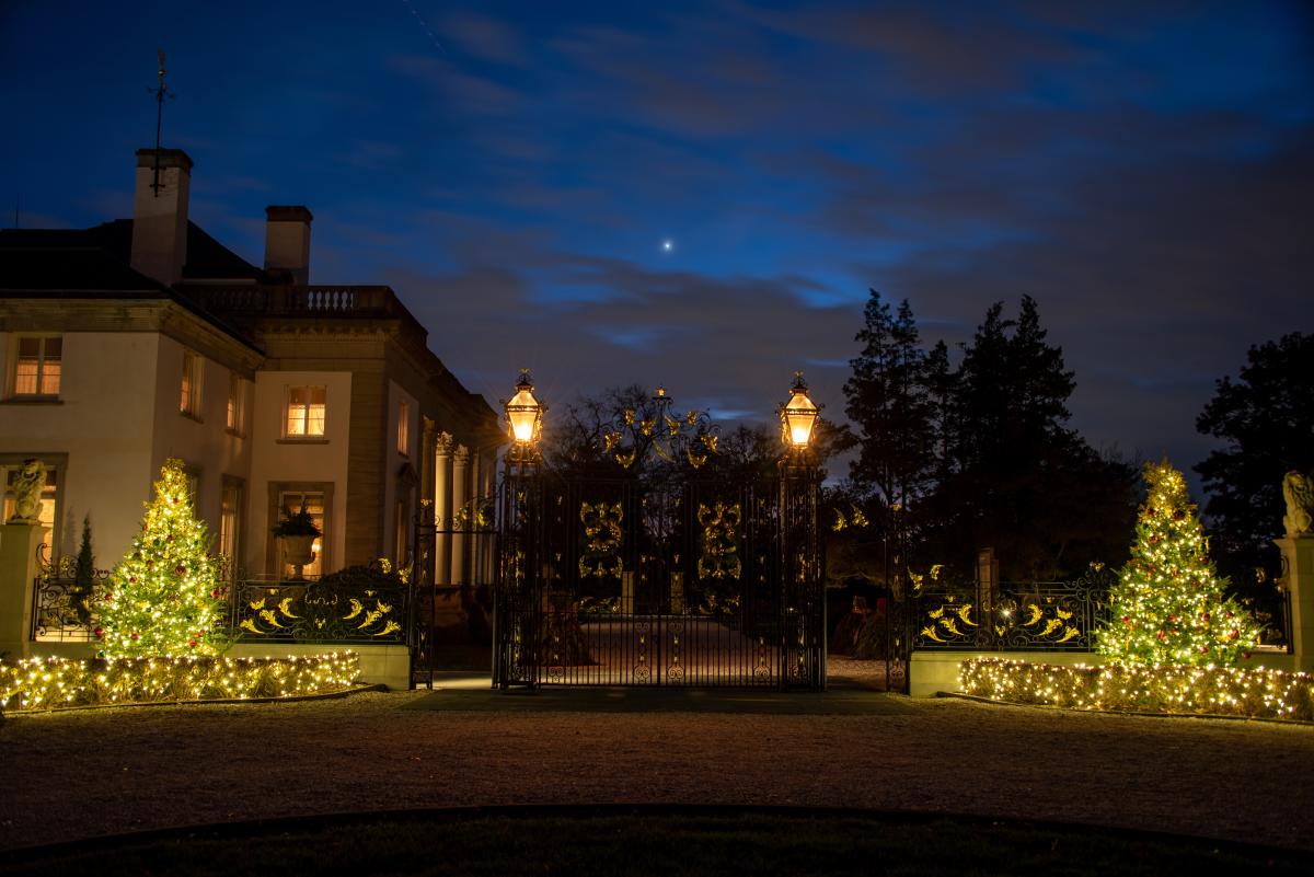 Nemours Christmas - Chateau blog