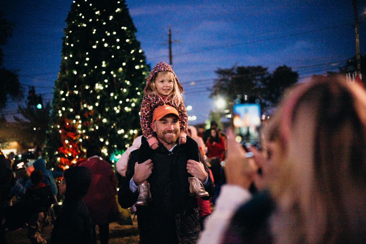 Light Up Dunwoody Dad and Daughter