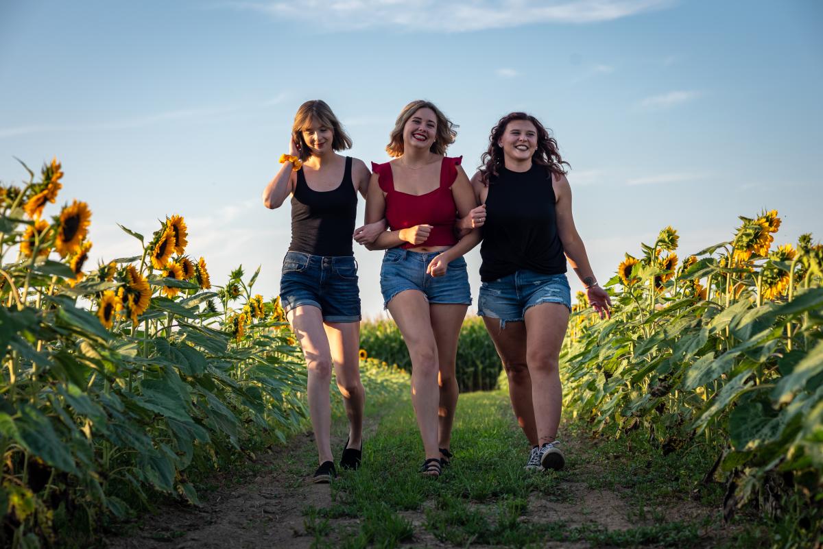 Barn at Helm Sunflower Farm Girls
