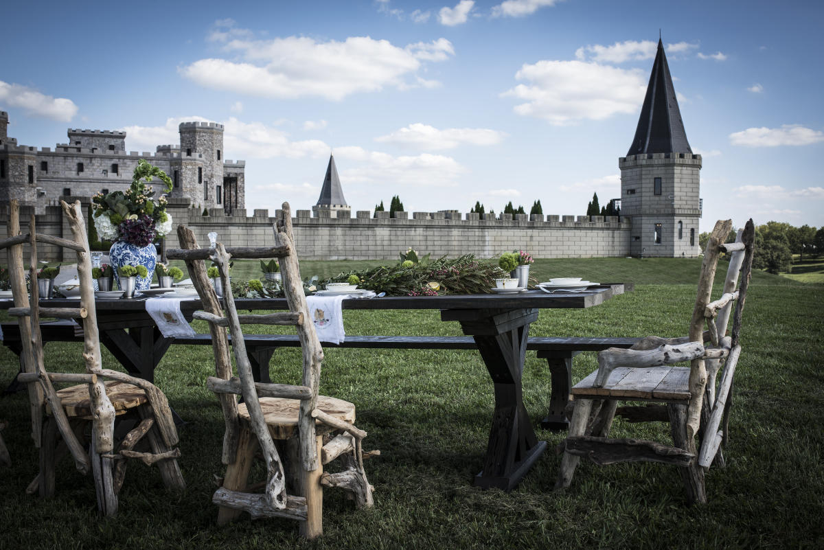 Table-Setup-at-The-Kentucky-Castle