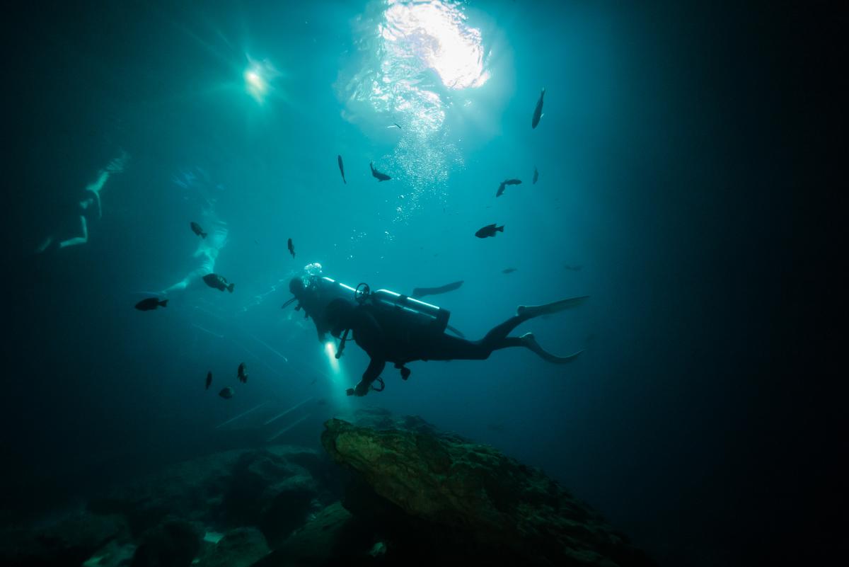 devil's den scuba diver