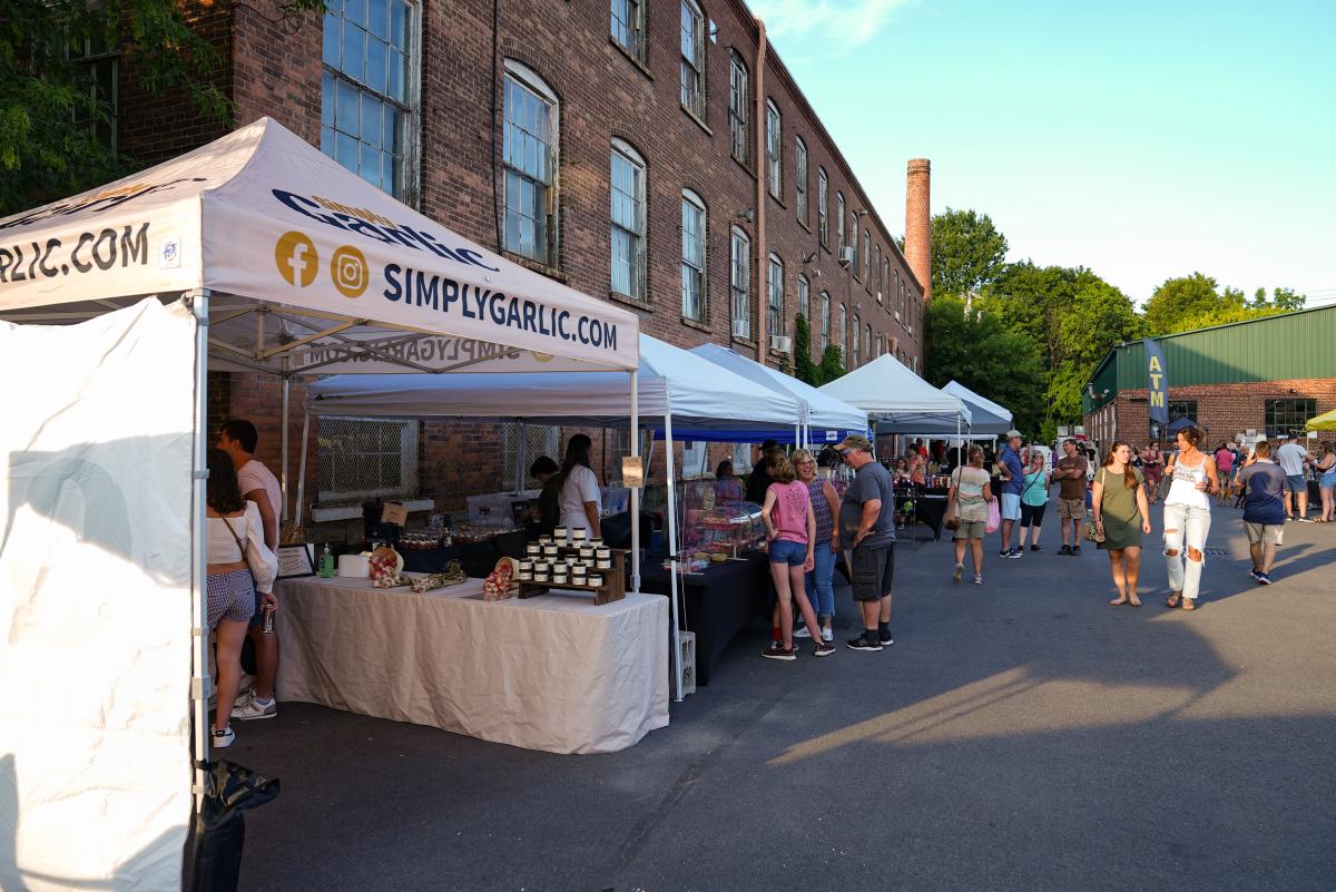 Thursday Market & Food Truck Corral