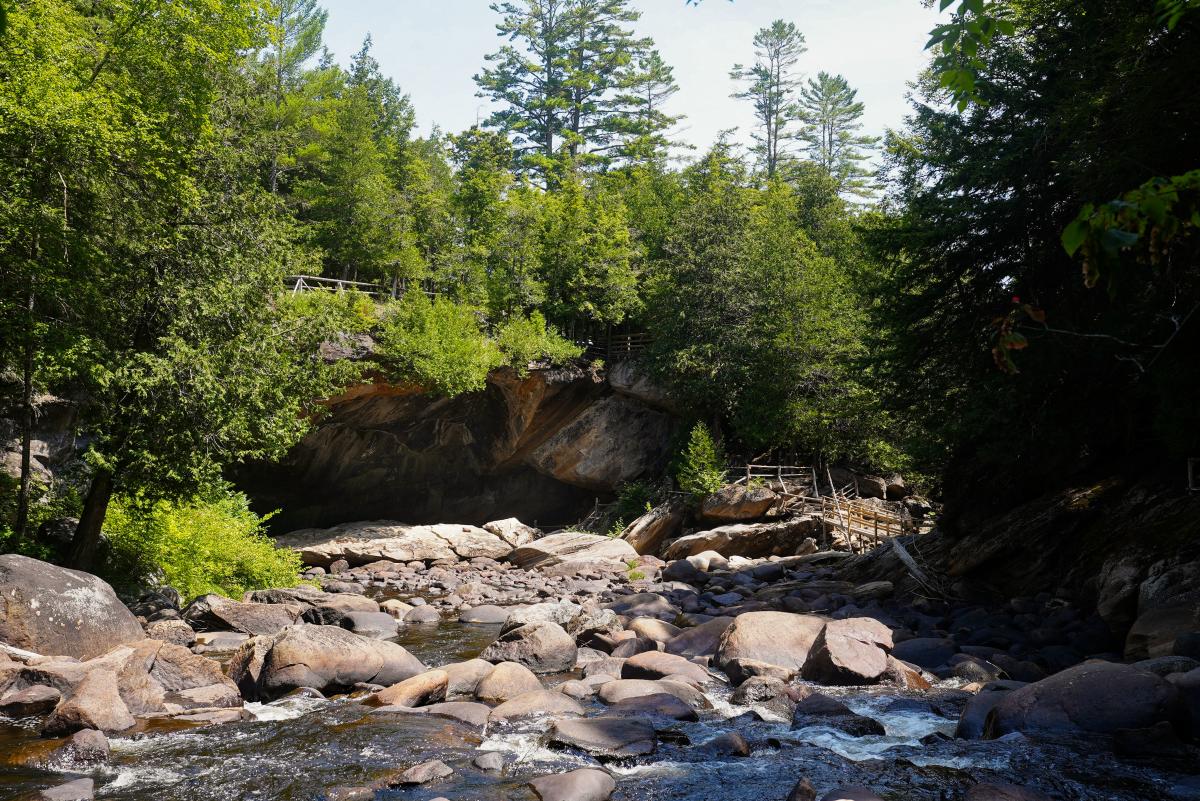 Natural Stone Bridge & Caves