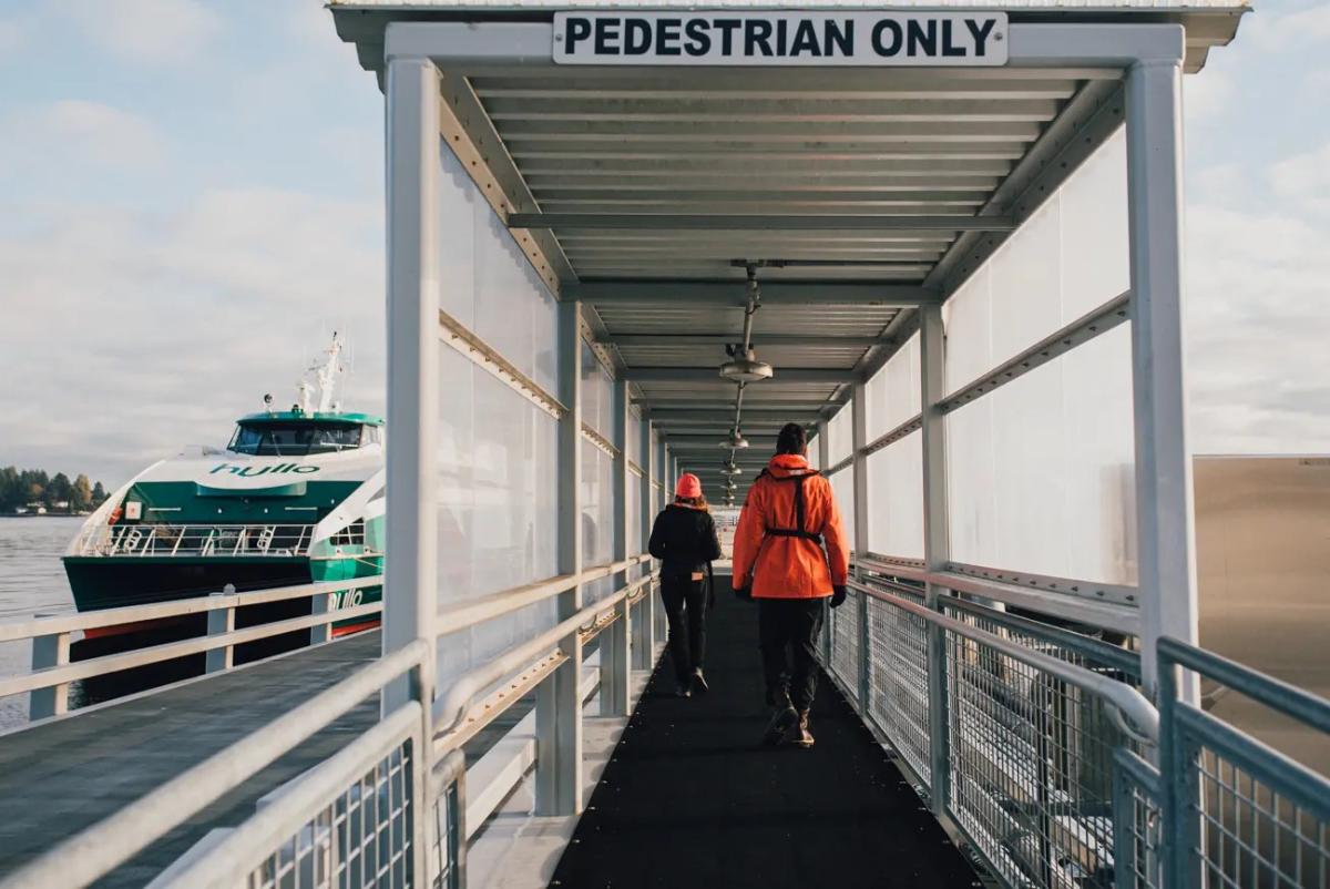 Ferry-Walkway