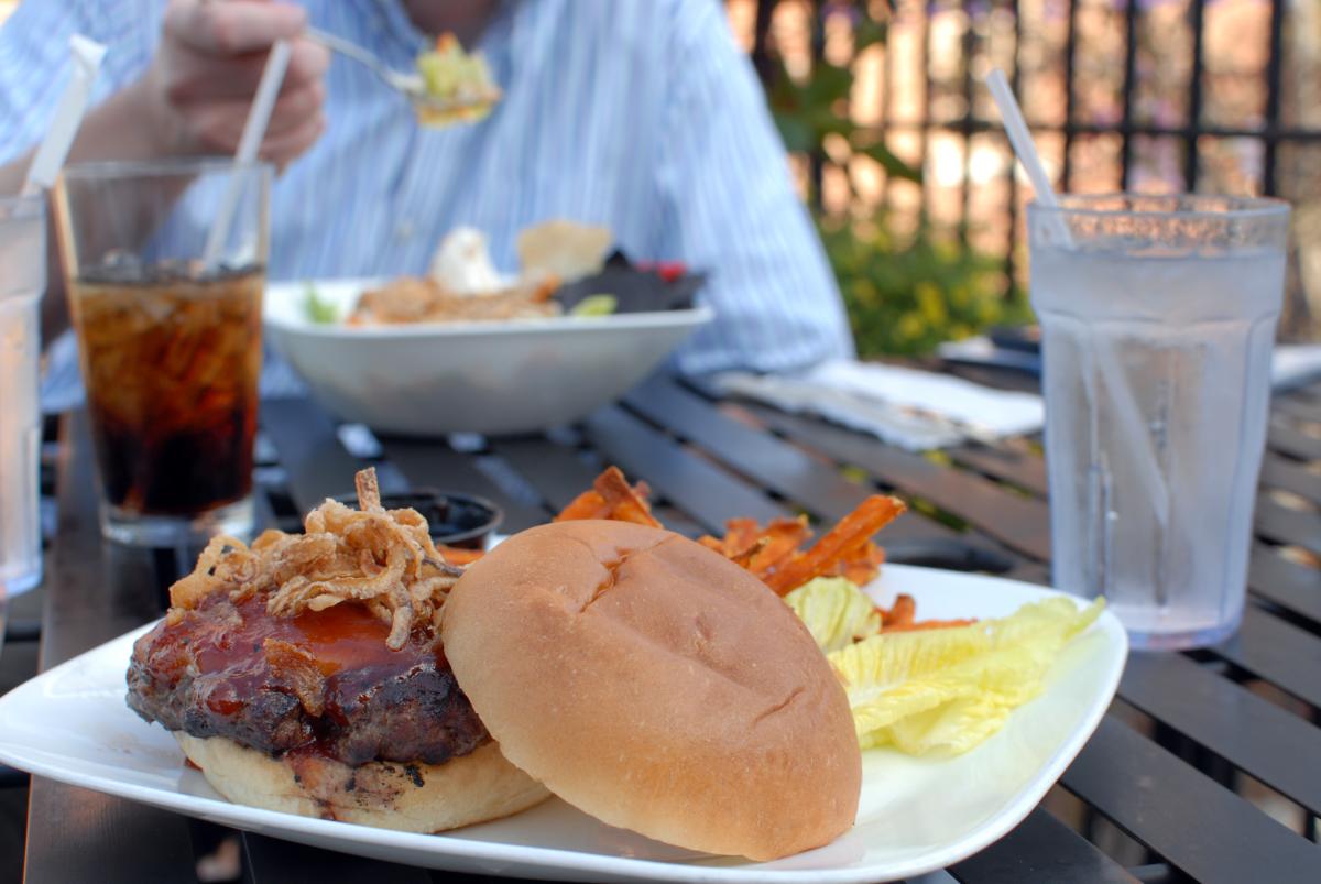 Outdoor dining at Market Street Brewing