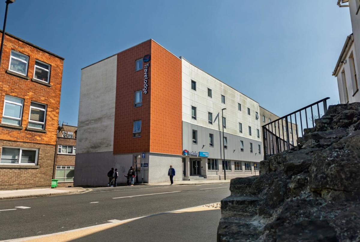 Exterior of Travelodge Central hotel