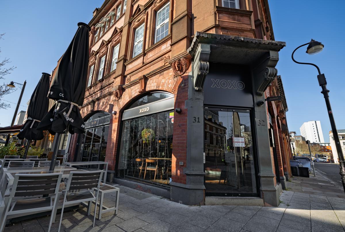 Front exterior of XOXO