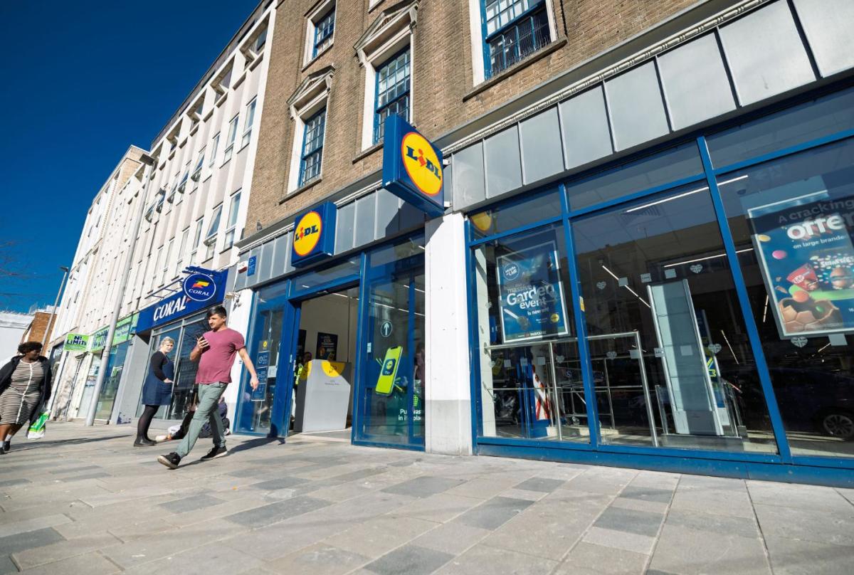 Lidl exterior shop entrance on Southampton high street