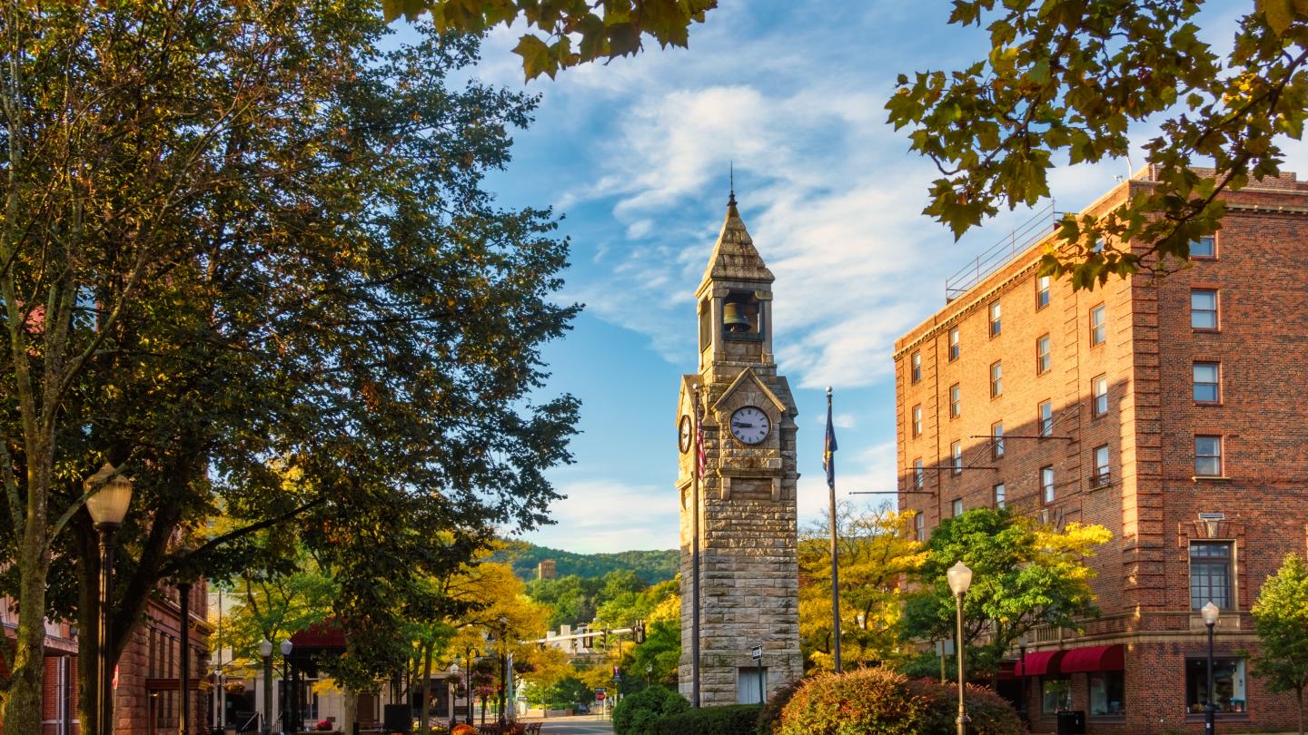 Centerway Square Corning Summer