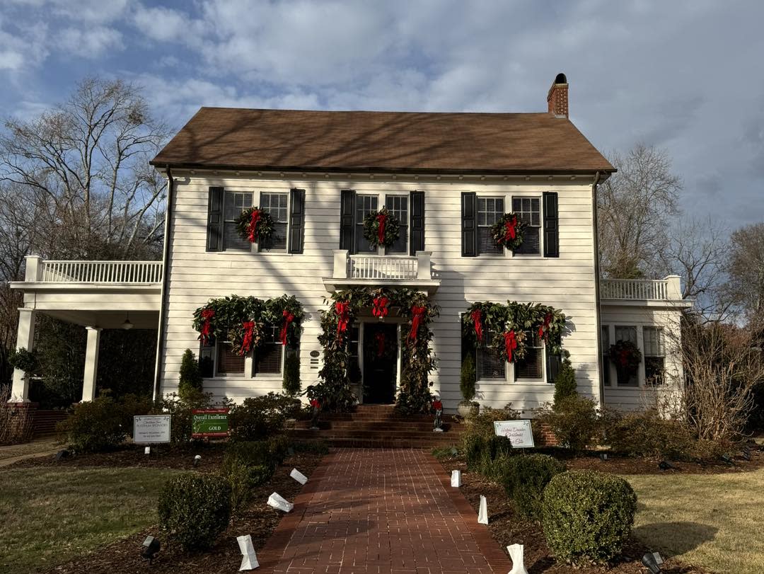 Decatur Christmas Tour of Homes home all decorated for Christmas.