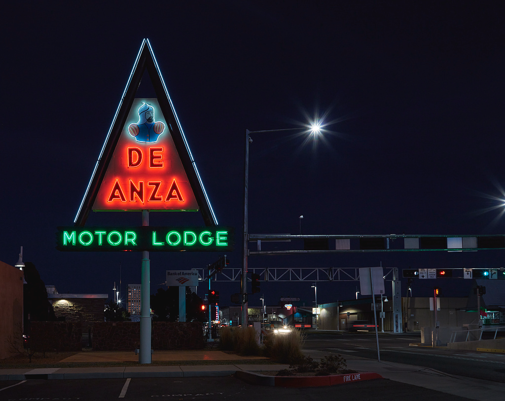 Neon De Anza Motor Lodge sign