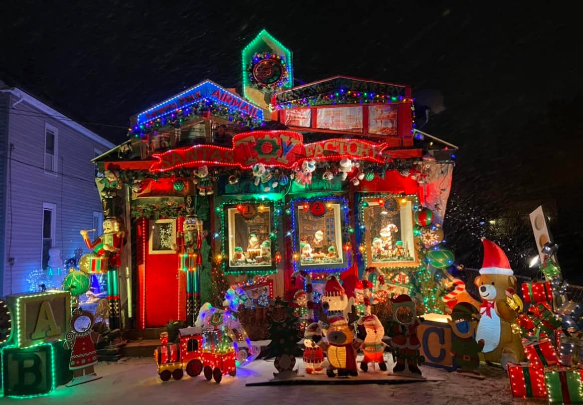 Little Haunted House Frostburg Christmas Lights Display