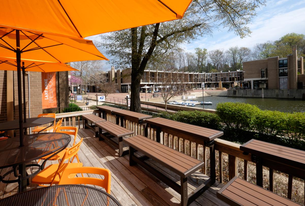 Outdoor Seating at Lake Anne Brew House.