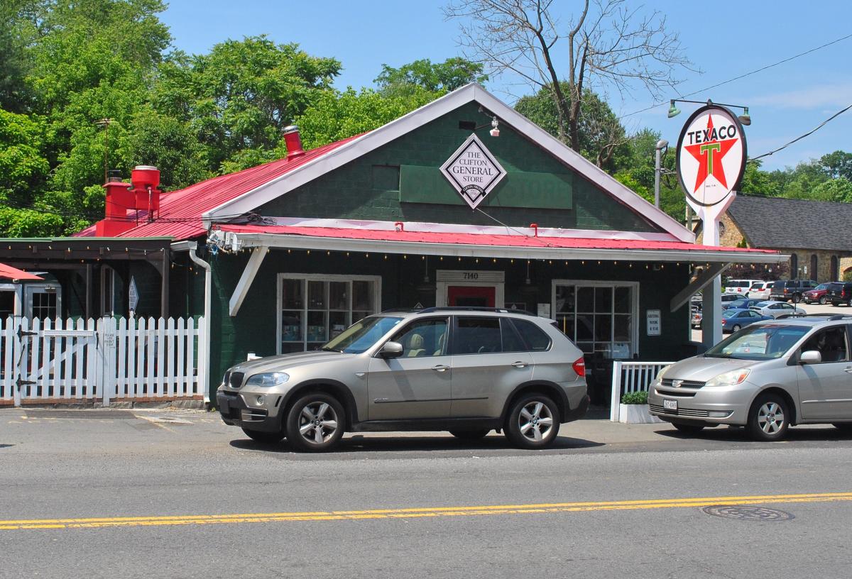 Clifton General Store - Main Street Pub - OBVFX