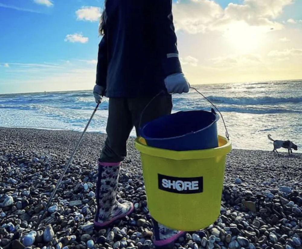 Shore beaching cleaning kit
