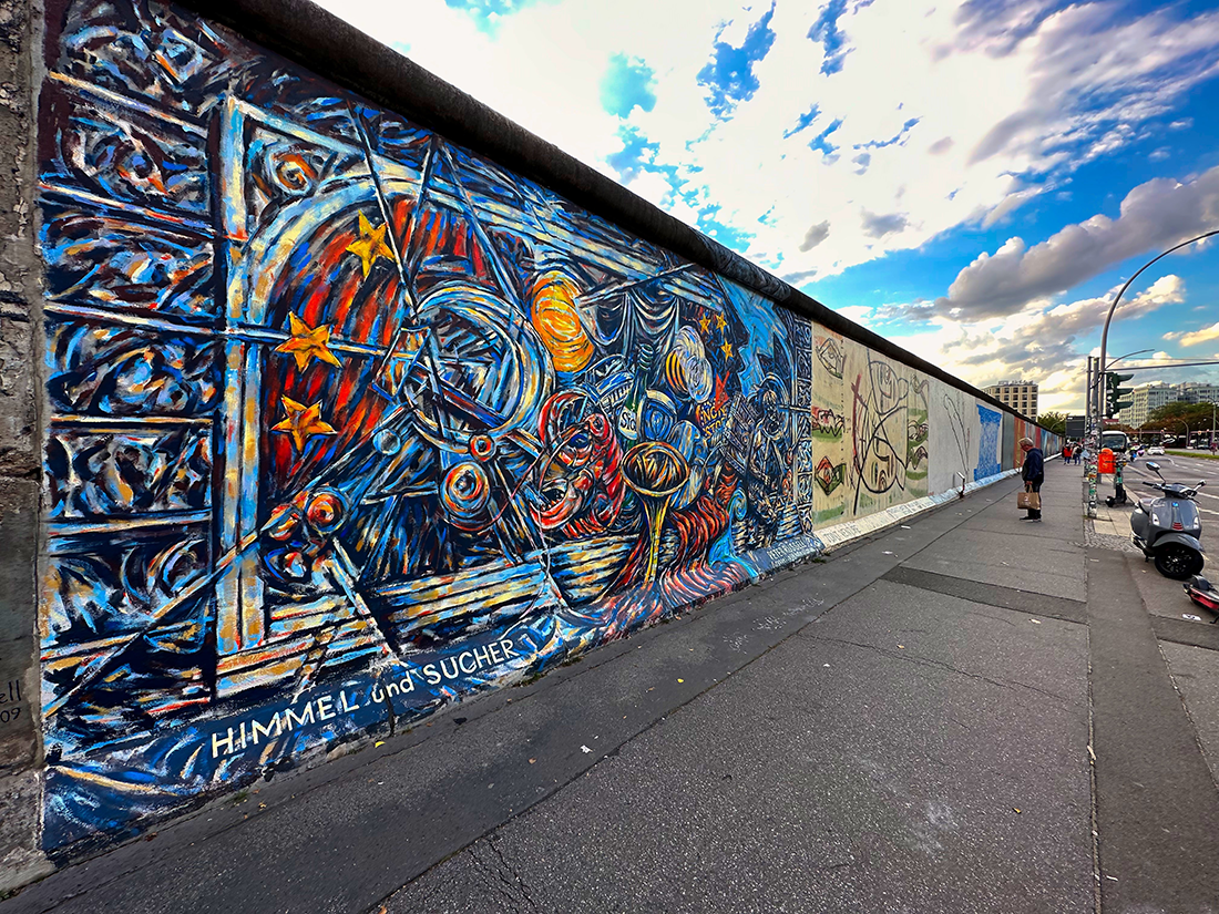 wall murals painted on the Berlin Wall