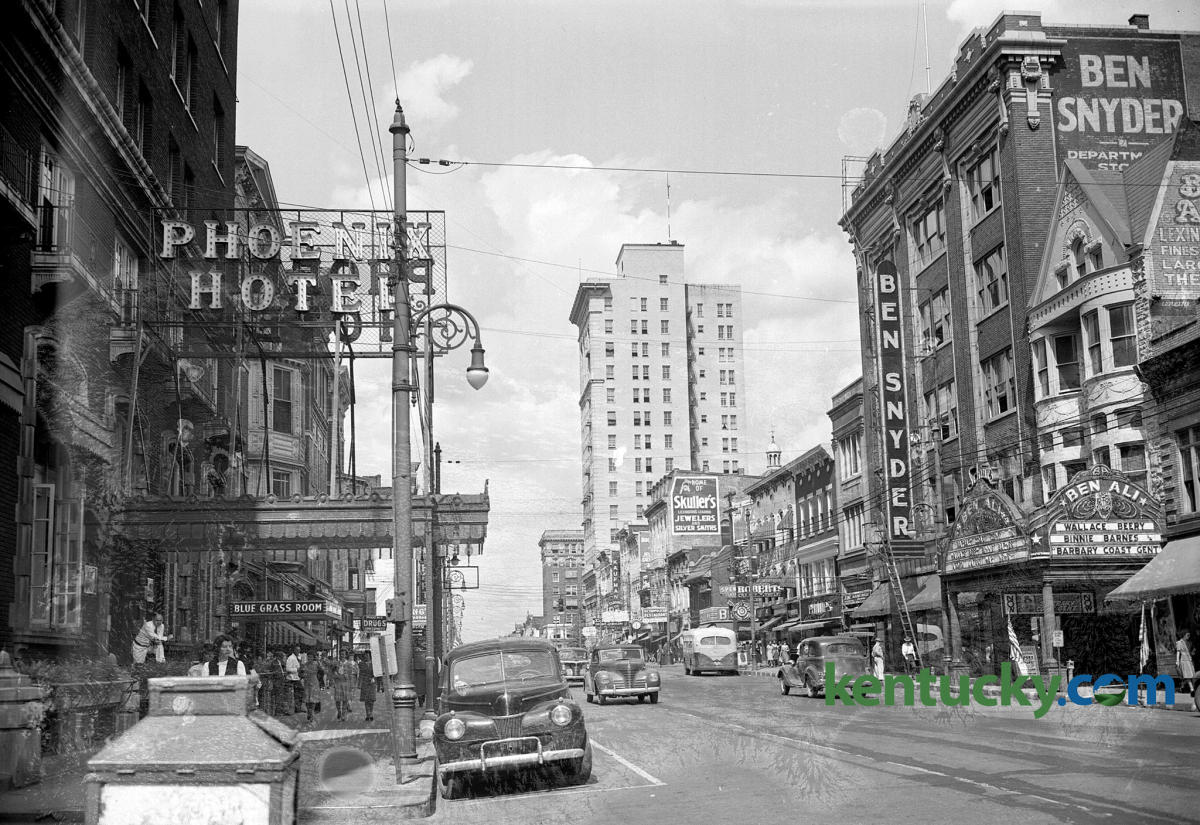 1944 Downtown Lexington view of The Phoenix Hotel and Ben Snyder.