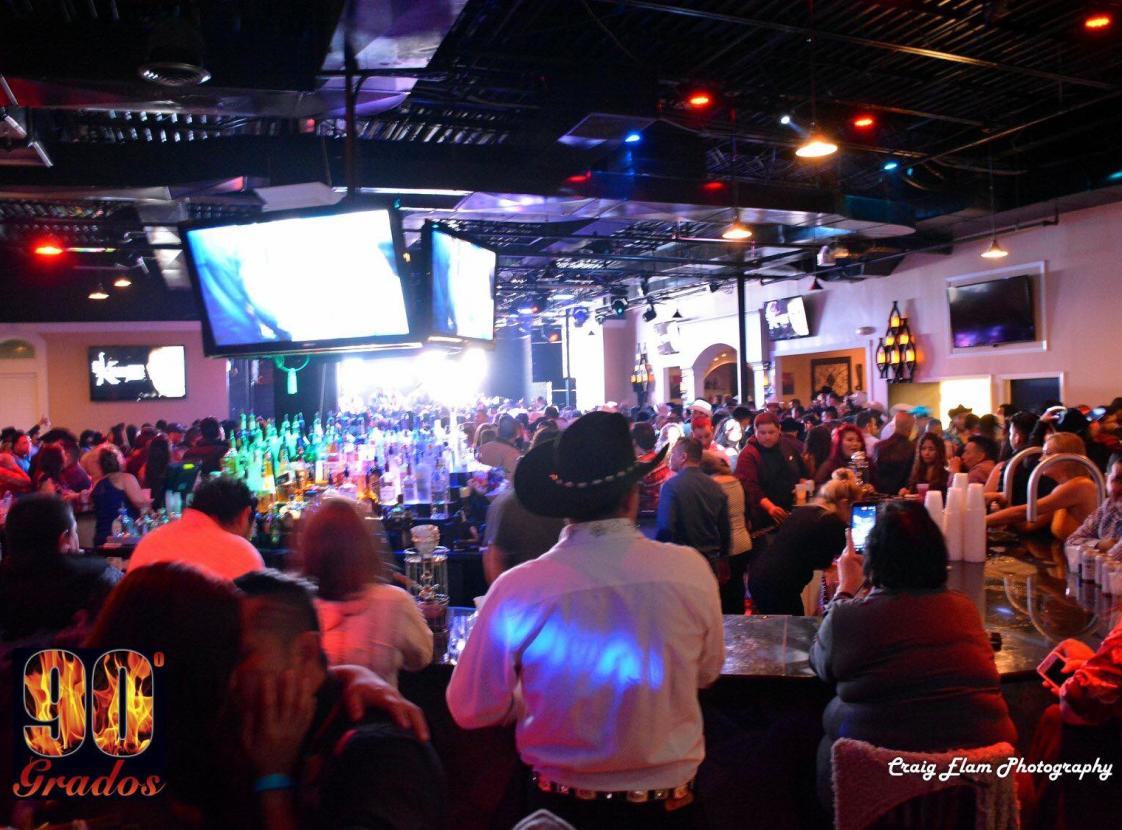90 GRADOS RESTAURANT AND SPORTS BAR