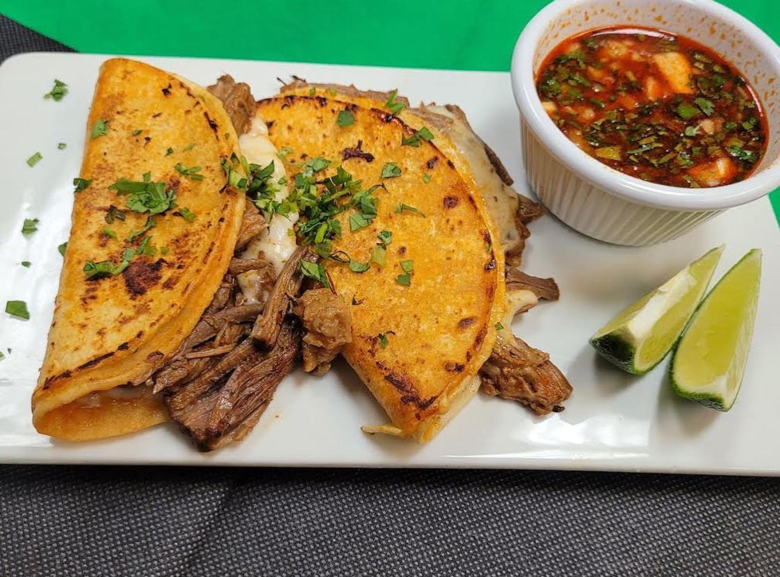 EL ESTABLO BAR & GRILL