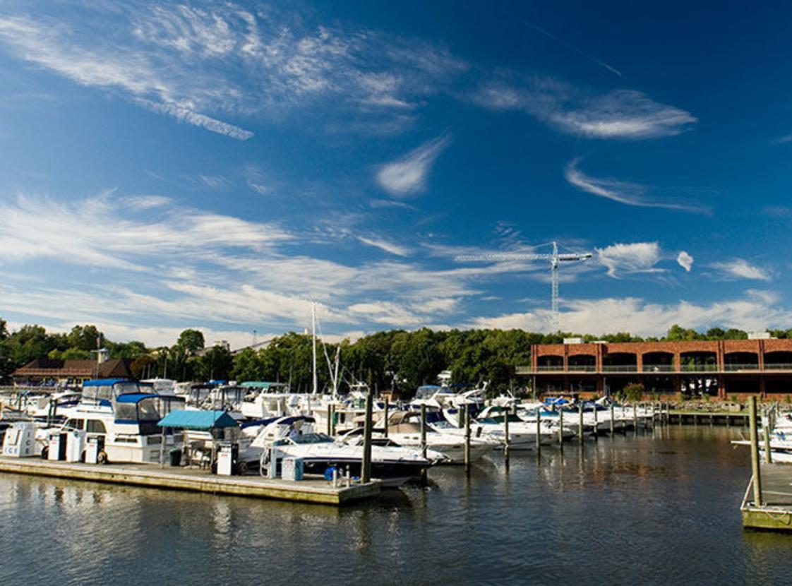 OCCOQUAN HARBOUR MARINA