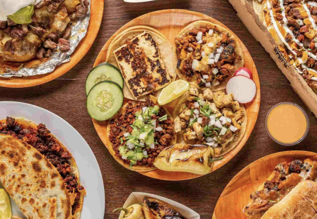 Tacos Los Cholos food