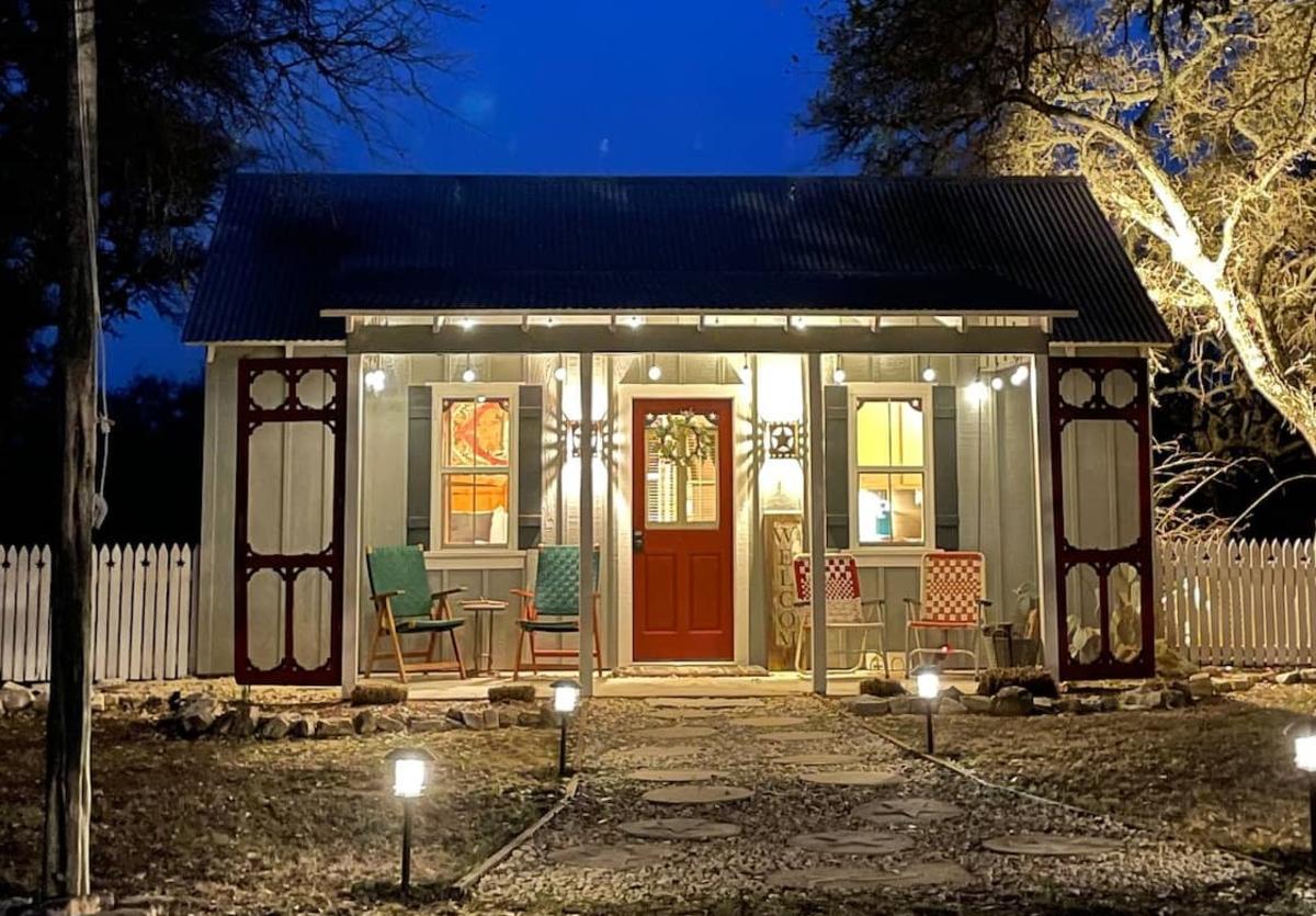 Byrd & Branch Cabin