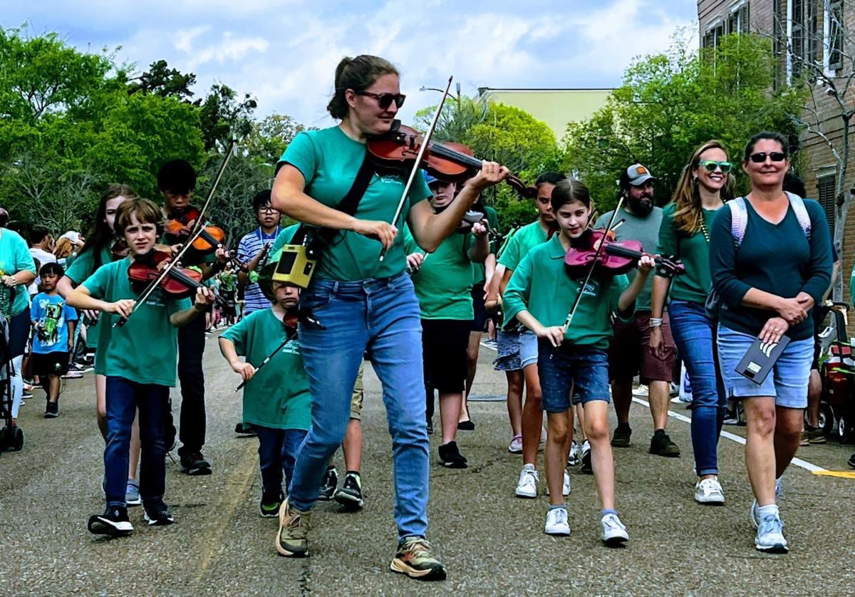 Fiddlers at the Covington Celtic Club St. Patrick's Day parade