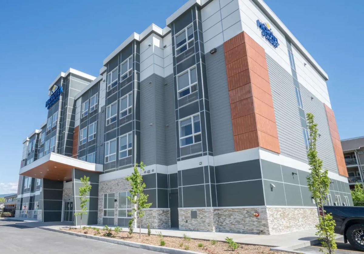 Microtel Inn & Suites