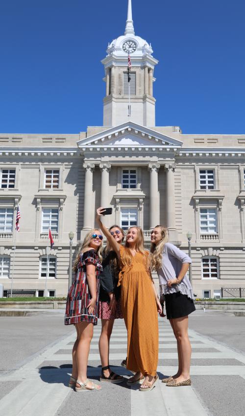 Downtown Girls Selfie