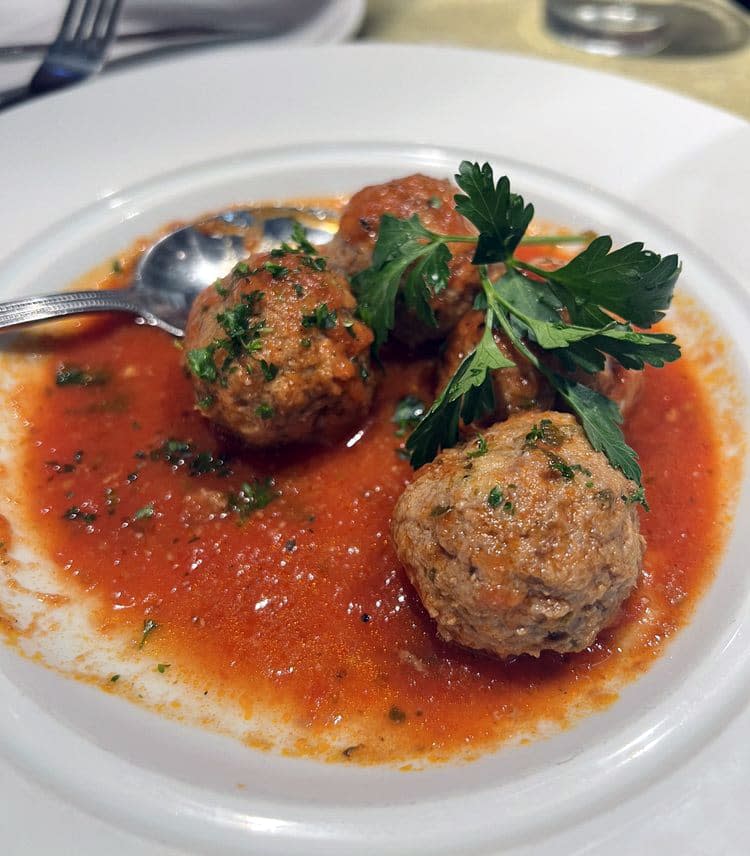 il giardino meatballs in tomato sauce
