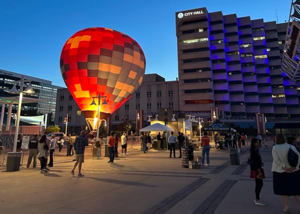 A hot air balloon glows on Civic Plaza during an IEEE Quantum Week event.