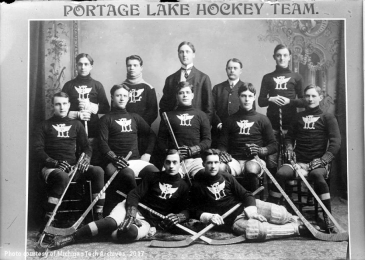 Portage Lakes Hockey Club in 1903-1904