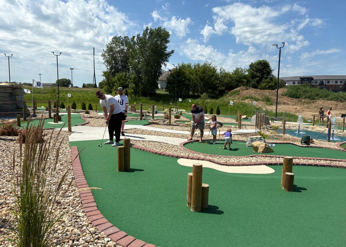 Blue Lagoon MiniGolf