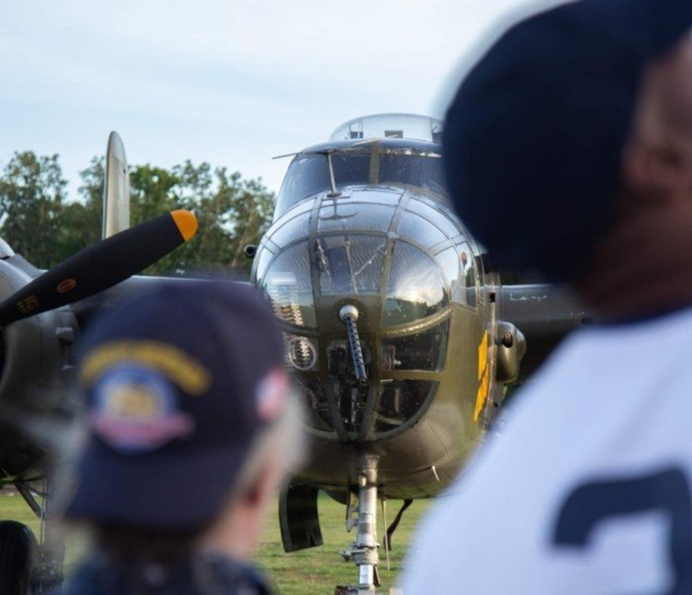 B-25 Crowd