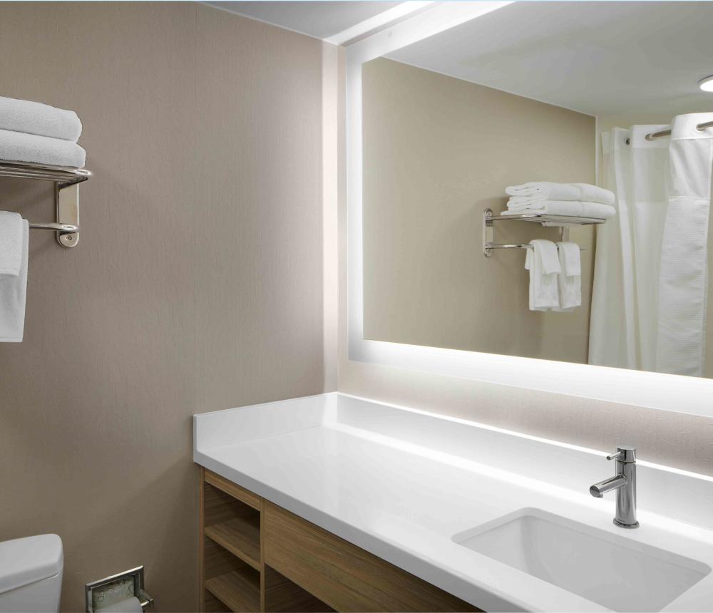 One Bedroom Bathroom