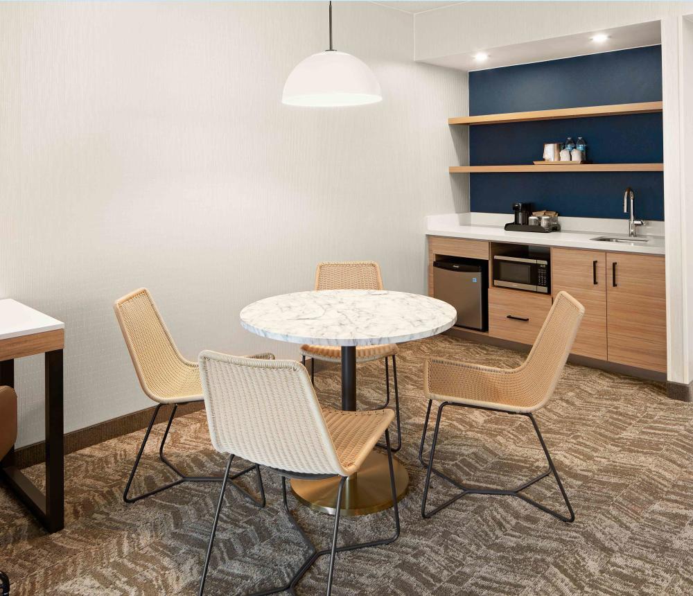 One Bedroom Kitchenette